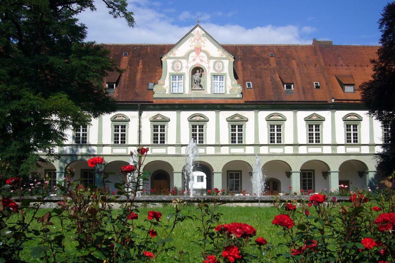 Kloster Benediktbeuern - Gaestehaus Der Salesianer Don Bosco Exterior foto